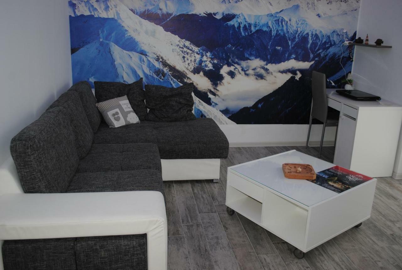 Maison De Massimo Cir 44 Aosta Exteriör bild